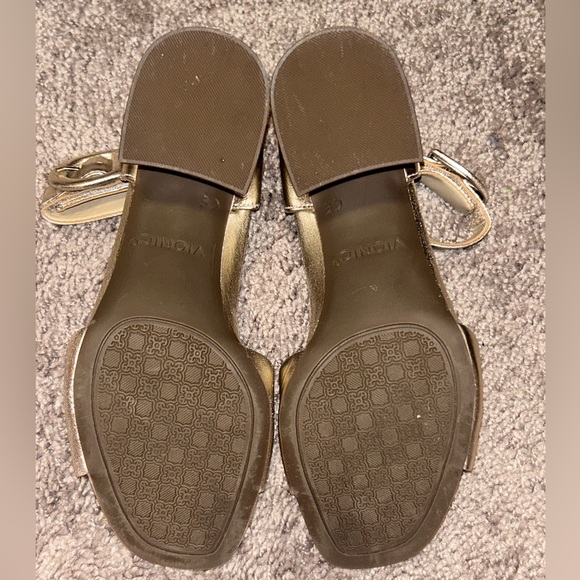 Vionic Chardonnay Block Heel Sandal in Gold Leather - Picture 4 of 6